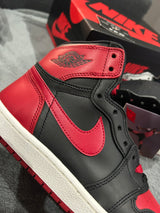 AIR JORDAN 1 RETRO HIGH '85 OG BRED (2025)